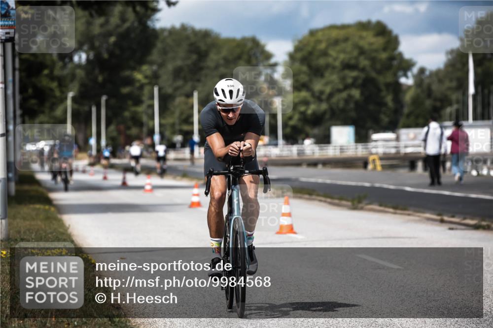 16.08.2026 - KN Förde Triathlon 2026 H.Heesch http://msf.ph/oto/9984568 16.08.2026 12:59:14 Radfahren 501, 530, 718, 730, 731, 745 meine-sportfotos.de
