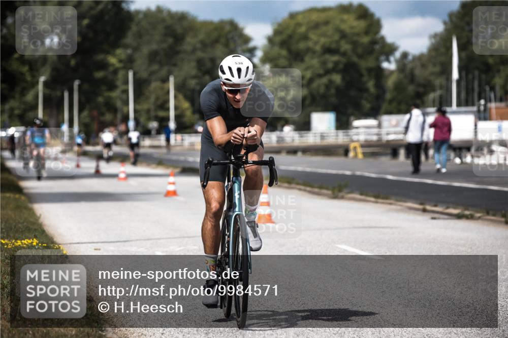 16.08.2026 - KN Förde Triathlon 2026 H.Heesch http://msf.ph/oto/9984571 16.08.2026 12:59:14 Radfahren 501, 530, 718, 730, 731, 745 meine-sportfotos.de