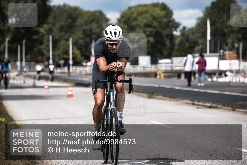 16.08.2026 - KN Förde Triathlon 2026 H.Heesch http://msf.ph/oto/9984573 16.08.2026 12:59:14 Radfahren 501, 530, 718, 730, 731, 745 meine-sportfotos.de