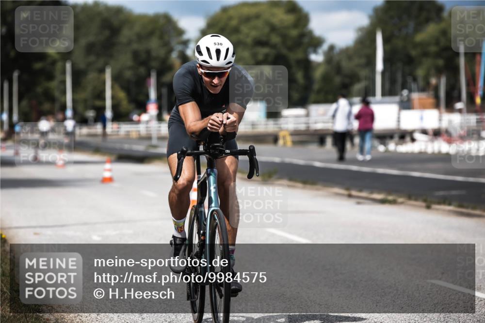 16.08.2026 - KN Förde Triathlon 2026 H.Heesch http://msf.ph/oto/9984575 16.08.2026 12:59:14 Radfahren 501, 530, 718, 730, 731, 745 meine-sportfotos.de