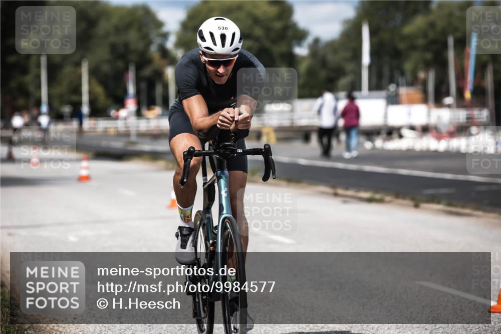 16.08.2026 - KN Förde Triathlon 2026 H.Heesch http://msf.ph/oto/9984577 16.08.2026 12:59:14 Radfahren 501, 530, 718, 730, 731, 745 meine-sportfotos.de