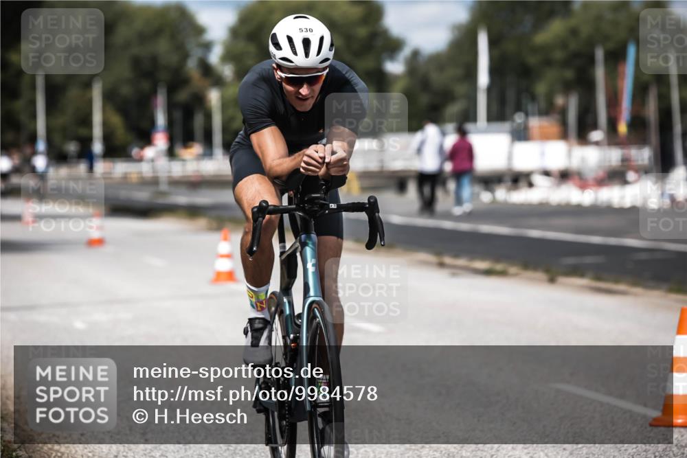 16.08.2026 - KN Förde Triathlon 2026 H.Heesch http://msf.ph/oto/9984578 16.08.2026 12:59:14 Radfahren 501, 530, 718, 730, 731, 745 meine-sportfotos.de