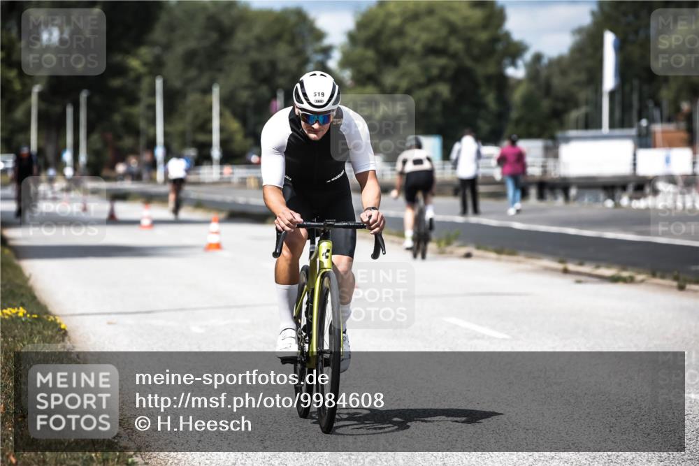 16.08.2026 - KN Förde Triathlon 2026 H.Heesch http://msf.ph/oto/9984608 16.08.2026 12:59:27 Radfahren 519, 541, 710 meine-sportfotos.de