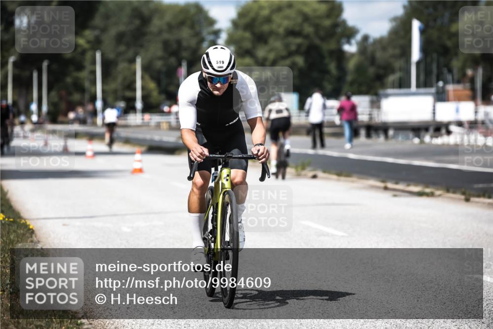 16.08.2026 - KN Förde Triathlon 2026 H.Heesch http://msf.ph/oto/9984609 16.08.2026 12:59:27 Radfahren 519, 541, 710 meine-sportfotos.de