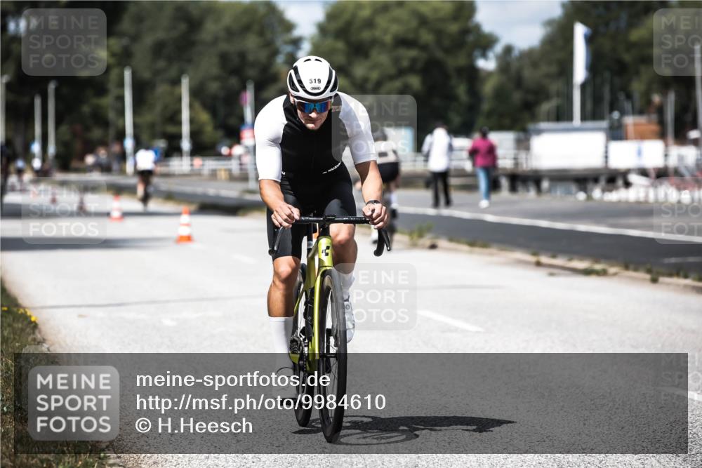 16.08.2026 - KN Förde Triathlon 2026 H.Heesch http://msf.ph/oto/9984610 16.08.2026 12:59:27 Radfahren 519, 541, 710 meine-sportfotos.de