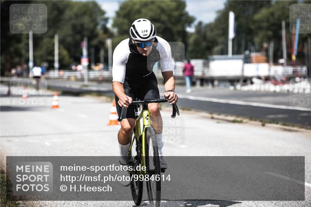 16.08.2026 - KN Förde Triathlon 2026 H.Heesch http://msf.ph/oto/9984614 16.08.2026 12:59:27 Radfahren 519, 541, 710 meine-sportfotos.de