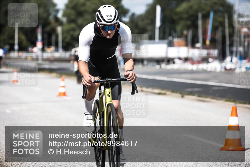 16.08.2026 - KN Förde Triathlon 2026 H.Heesch http://msf.ph/oto/9984617 16.08.2026 12:59:27 Radfahren 519, 541, 710 meine-sportfotos.de