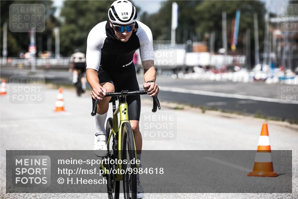 16.08.2026 - KN Förde Triathlon 2026 H.Heesch http://msf.ph/oto/9984618 16.08.2026 12:59:27 Radfahren 519, 541, 710 meine-sportfotos.de