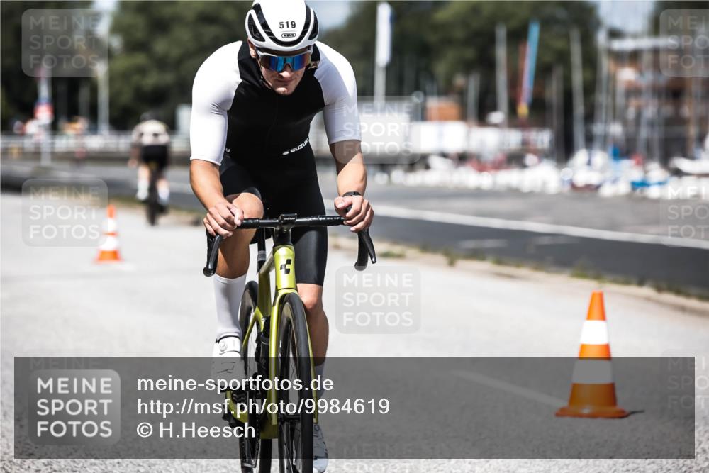 16.08.2026 - KN Förde Triathlon 2026 H.Heesch http://msf.ph/oto/9984619 16.08.2026 12:59:27 Radfahren 519, 541, 710 meine-sportfotos.de