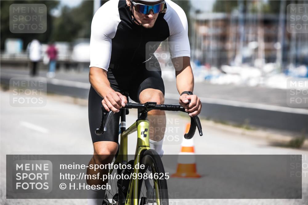 16.08.2026 - KN Förde Triathlon 2026 H.Heesch http://msf.ph/oto/9984625 16.08.2026 12:59:28 Radfahren 519, 541, 710 meine-sportfotos.de
