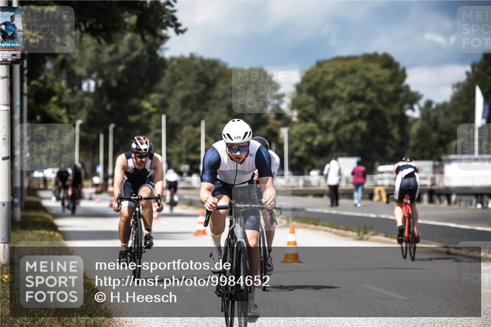 16.08.2026 - KN Förde Triathlon 2026 H.Heesch http://msf.ph/oto/9984652 16.08.2026 12:59:43 Radfahren 362, 507, 520, 604 meine-sportfotos.de