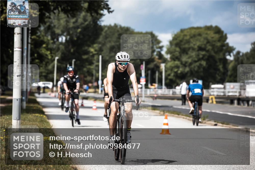 16.08.2026 - KN Förde Triathlon 2026 H.Heesch http://msf.ph/oto/9984677 16.08.2026 12:59:50 Radfahren 506, 510, 581, 599, 603 meine-sportfotos.de