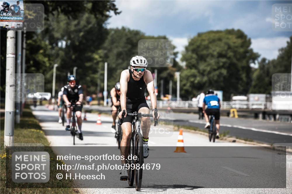 16.08.2026 - KN Förde Triathlon 2026 H.Heesch http://msf.ph/oto/9984679 16.08.2026 12:59:50 Radfahren 506, 510, 581, 599, 603 meine-sportfotos.de