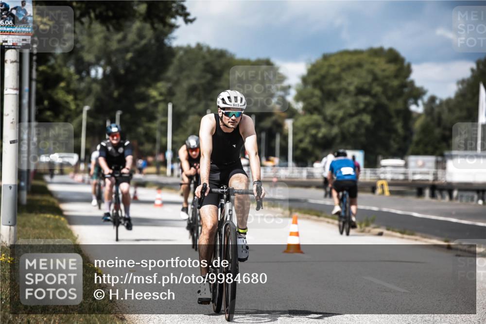 16.08.2026 - KN Förde Triathlon 2026 H.Heesch http://msf.ph/oto/9984680 16.08.2026 12:59:50 Radfahren 506, 510, 581, 599, 603 meine-sportfotos.de
