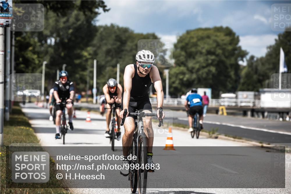 16.08.2026 - KN Förde Triathlon 2026 H.Heesch http://msf.ph/oto/9984683 16.08.2026 12:59:50 Radfahren 506, 510, 581, 599, 603 meine-sportfotos.de