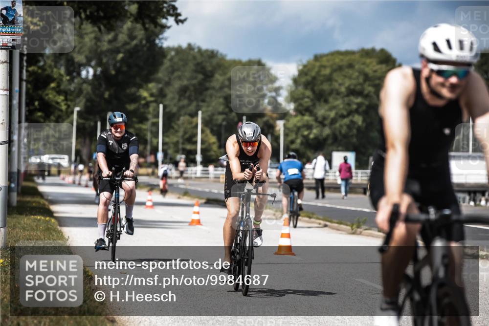 16.08.2026 - KN Förde Triathlon 2026 H.Heesch http://msf.ph/oto/9984687 16.08.2026 12:59:51 Radfahren 506, 510, 553, 581, 599, 603, 605 meine-sportfotos.de