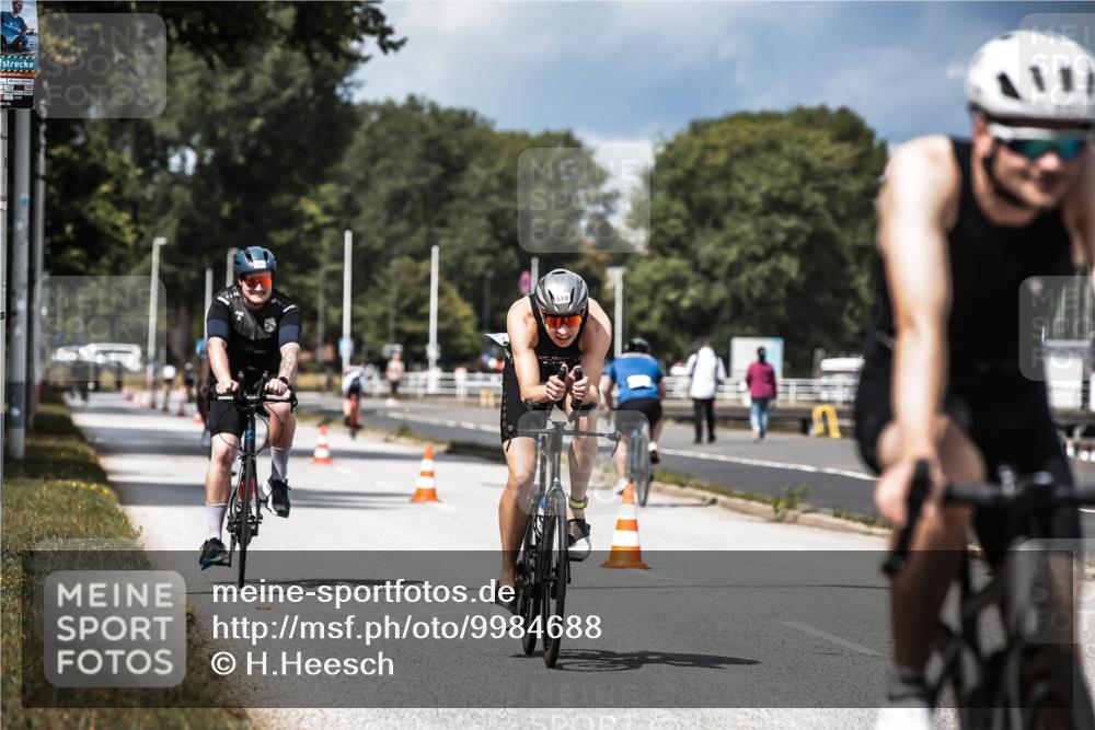 16.08.2026 - KN Förde Triathlon 2026 H.Heesch http://msf.ph/oto/9984688 16.08.2026 12:59:51 Radfahren 506, 510, 553, 581, 599, 603, 605 meine-sportfotos.de