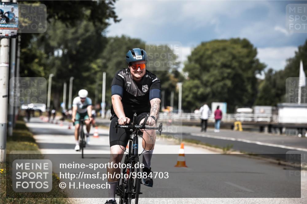 16.08.2026 - KN Förde Triathlon 2026 H.Heesch http://msf.ph/oto/9984703 16.08.2026 12:59:53 Radfahren 510, 553, 581, 599, 603, 605 meine-sportfotos.de