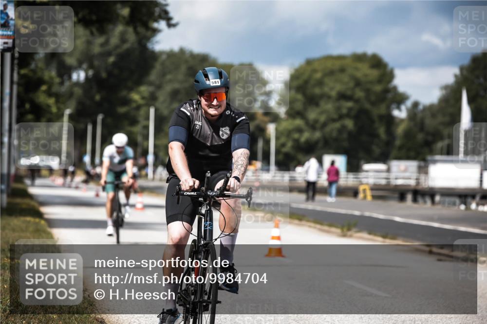 16.08.2026 - KN Förde Triathlon 2026 H.Heesch http://msf.ph/oto/9984704 16.08.2026 12:59:53 Radfahren 510, 553, 581, 599, 603, 605 meine-sportfotos.de