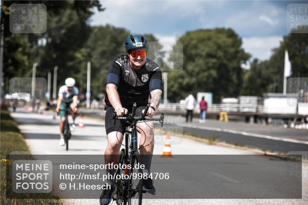 16.08.2026 - KN Förde Triathlon 2026 H.Heesch http://msf.ph/oto/9984706 16.08.2026 12:59:53 Radfahren 510, 553, 581, 599, 603, 605 meine-sportfotos.de