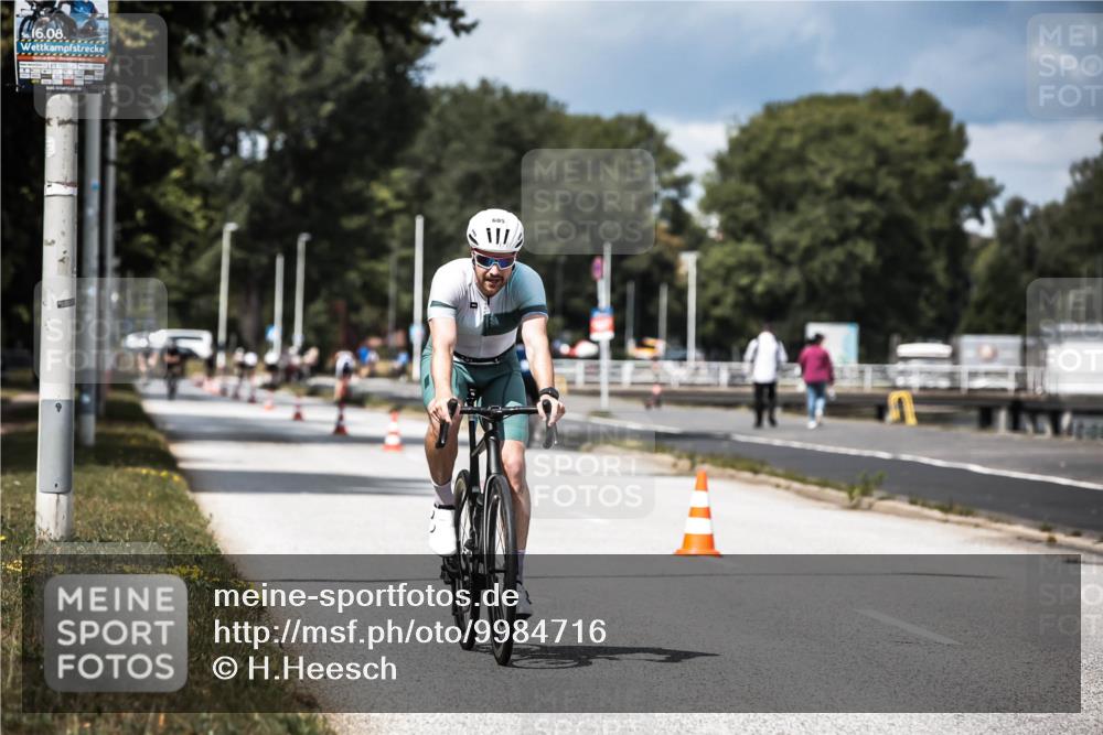 16.08.2026 - KN Förde Triathlon 2026 H.Heesch http://msf.ph/oto/9984716 16.08.2026 12:59:55 Radfahren 510, 553, 558, 581, 599, 605, 738 meine-sportfotos.de