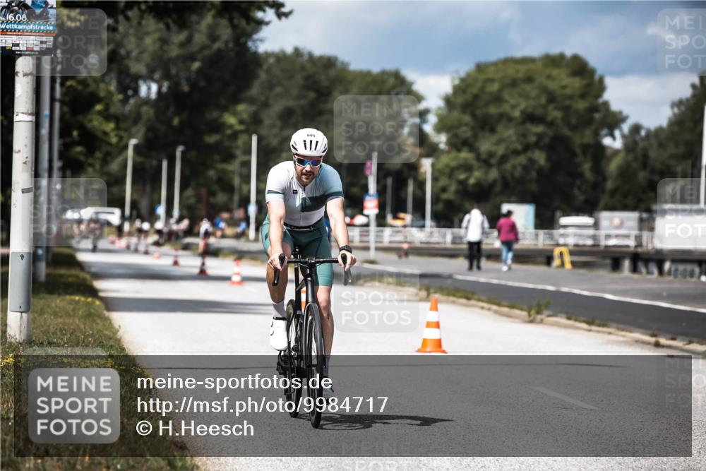 16.08.2026 - KN Förde Triathlon 2026 H.Heesch http://msf.ph/oto/9984717 16.08.2026 12:59:55 Radfahren 510, 553, 558, 581, 599, 605, 738 meine-sportfotos.de
