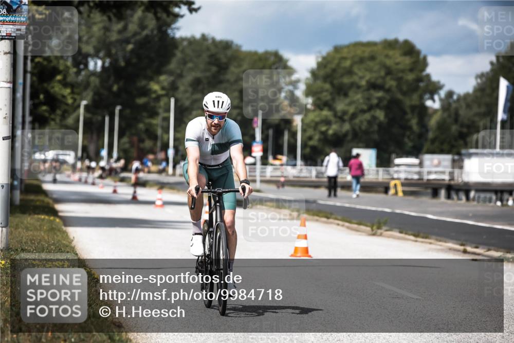 16.08.2026 - KN Förde Triathlon 2026 H.Heesch http://msf.ph/oto/9984718 16.08.2026 12:59:55 Radfahren 510, 553, 558, 581, 599, 605, 738 meine-sportfotos.de