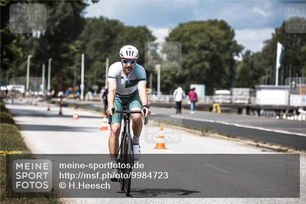 16.08.2026 - KN Förde Triathlon 2026 H.Heesch http://msf.ph/oto/9984723 16.08.2026 12:59:55 Radfahren 510, 553, 558, 581, 599, 605, 738 meine-sportfotos.de