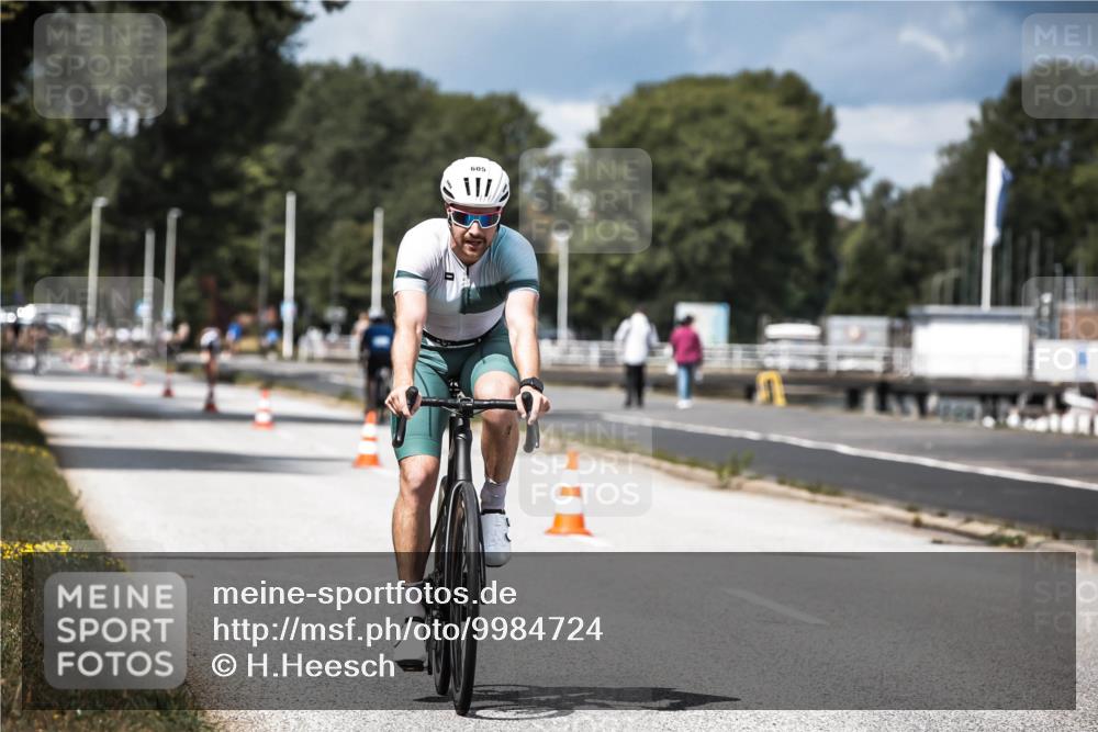 16.08.2026 - KN Förde Triathlon 2026 H.Heesch http://msf.ph/oto/9984724 16.08.2026 12:59:55 Radfahren 510, 553, 558, 581, 599, 605, 738 meine-sportfotos.de