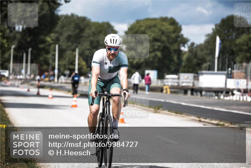 16.08.2026 - KN Förde Triathlon 2026 H.Heesch http://msf.ph/oto/9984727 16.08.2026 12:59:55 Radfahren 510, 553, 558, 581, 599, 605, 738 meine-sportfotos.de