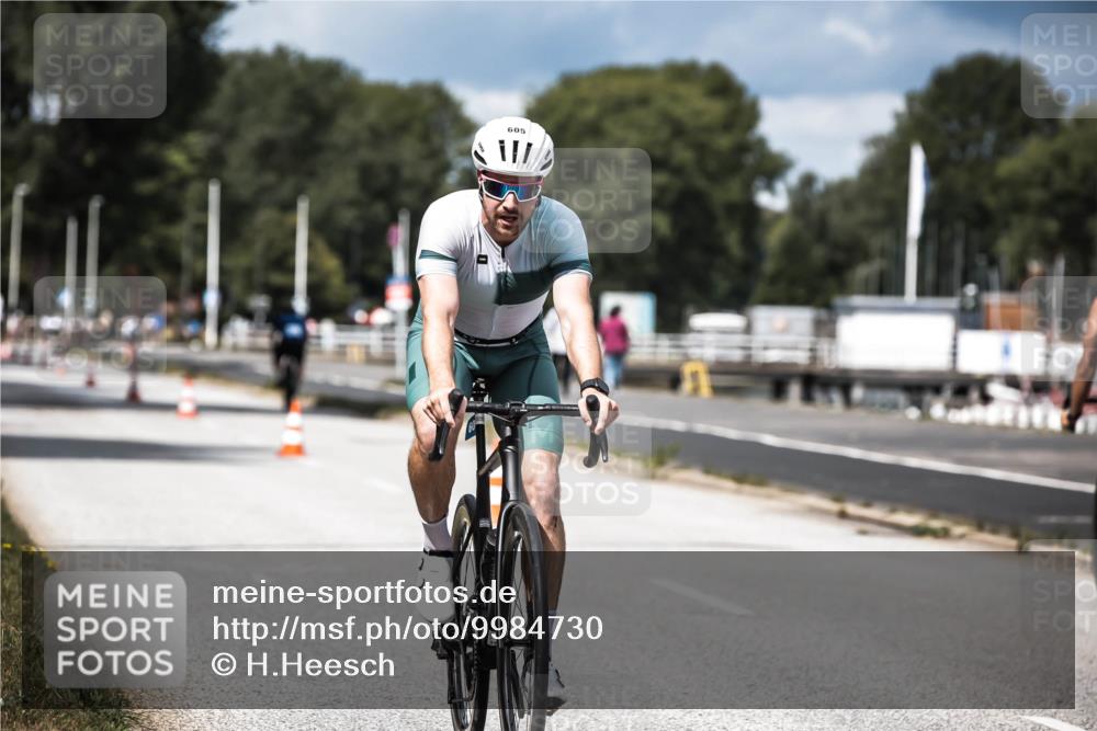 16.08.2026 - KN Förde Triathlon 2026 H.Heesch http://msf.ph/oto/9984730 16.08.2026 12:59:55 Radfahren 510, 553, 558, 581, 599, 605, 738 meine-sportfotos.de