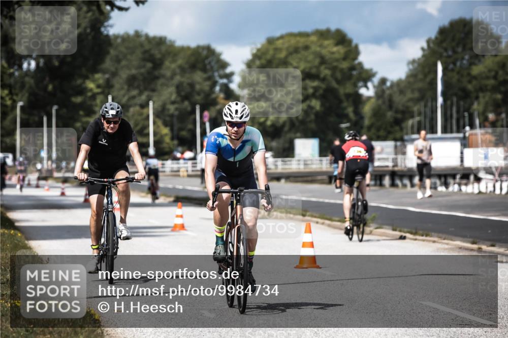 16.08.2026 - KN Förde Triathlon 2026 H.Heesch http://msf.ph/oto/9984734 16.08.2026 13:00:36 Radfahren 505, 524, 557, 589, 594, 722, 729, 743, 746 meine-sportfotos.de