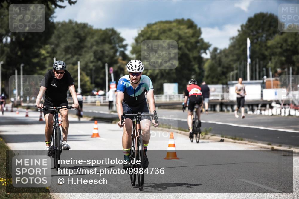 16.08.2026 - KN Förde Triathlon 2026 H.Heesch http://msf.ph/oto/9984736 16.08.2026 13:00:37 Radfahren 505, 557, 589, 594, 722, 729, 743, 746 meine-sportfotos.de