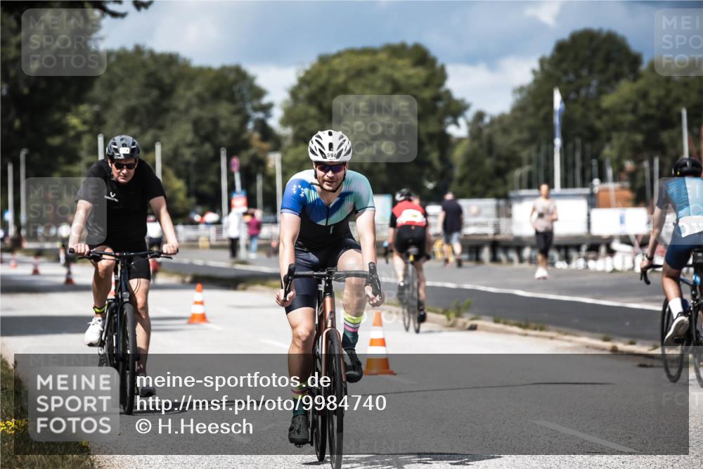 16.08.2026 - KN Förde Triathlon 2026 H.Heesch http://msf.ph/oto/9984740 16.08.2026 13:00:37 Radfahren 505, 557, 589, 594, 722, 729, 743, 746 meine-sportfotos.de