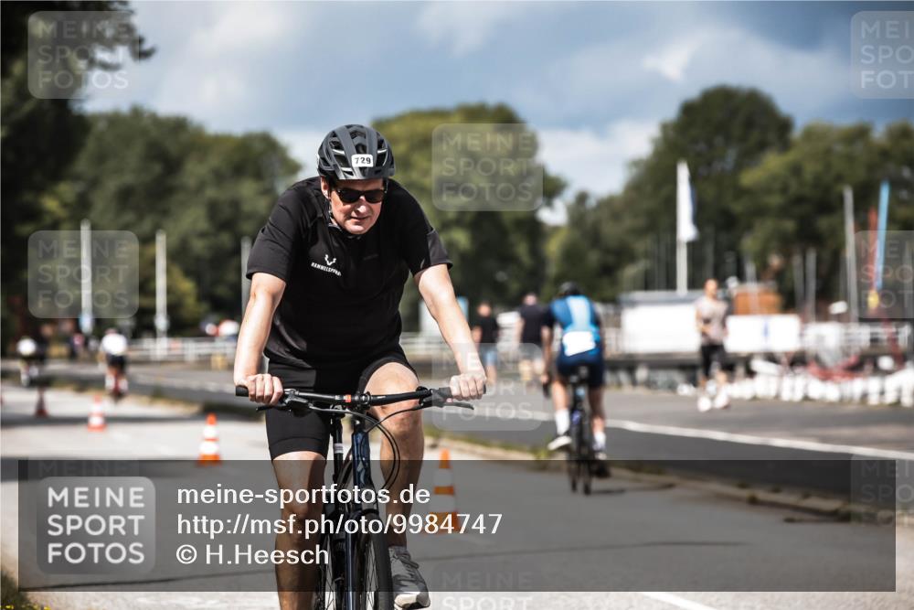 16.08.2026 - KN Förde Triathlon 2026 H.Heesch http://msf.ph/oto/9984747 16.08.2026 13:00:38 Radfahren 505, 557, 594, 707, 729, 746 meine-sportfotos.de