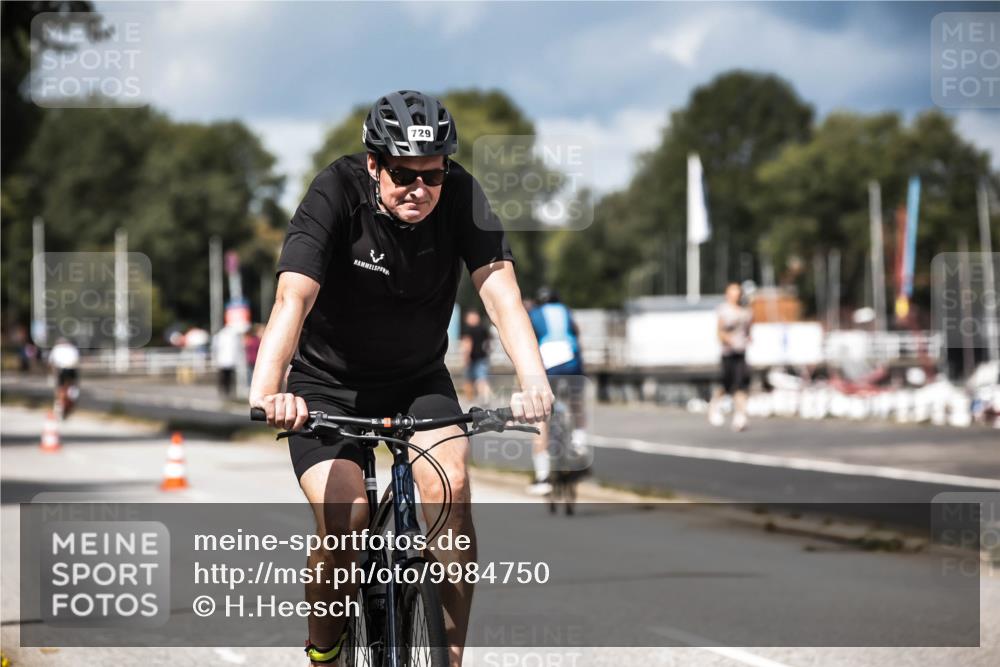 16.08.2026 - KN Förde Triathlon 2026 H.Heesch http://msf.ph/oto/9984750 16.08.2026 13:00:38 Radfahren 505, 557, 594, 707, 729, 746 meine-sportfotos.de