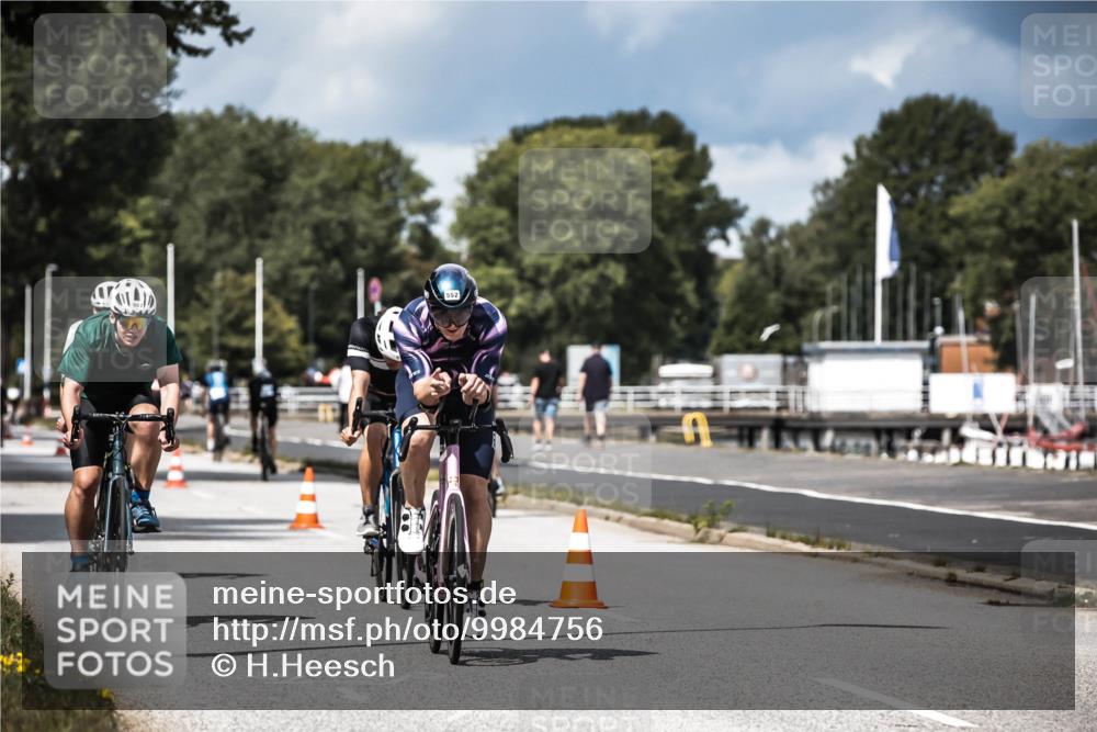 16.08.2026 - KN Förde Triathlon 2026 H.Heesch http://msf.ph/oto/9984756 16.08.2026 13:00:46 Radfahren 531, 533, 538, 552, 588, 590, 597, 607, 707, 734, 747 meine-sportfotos.de