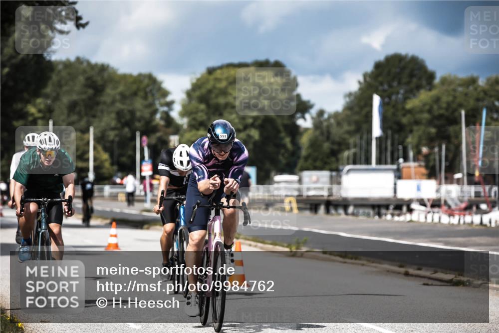 16.08.2026 - KN Förde Triathlon 2026 H.Heesch http://msf.ph/oto/9984762 16.08.2026 13:00:46 Radfahren 531, 533, 538, 552, 588, 590, 597, 607, 707, 734, 747 meine-sportfotos.de