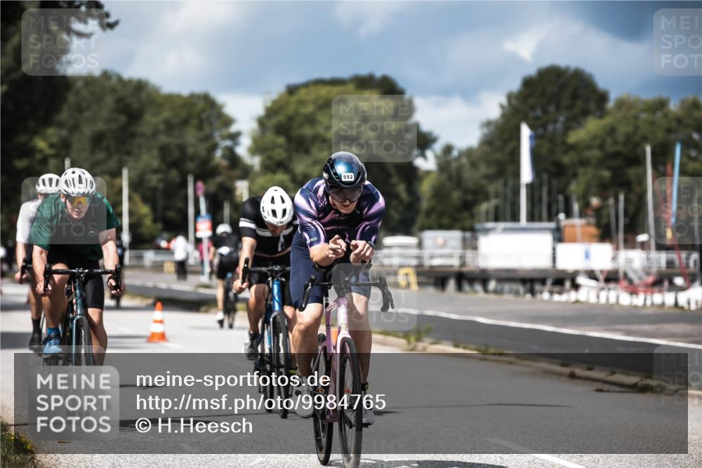 16.08.2026 - KN Förde Triathlon 2026 H.Heesch http://msf.ph/oto/9984765 16.08.2026 13:00:46 Radfahren 531, 533, 538, 552, 588, 590, 597, 607, 707, 734, 747 meine-sportfotos.de