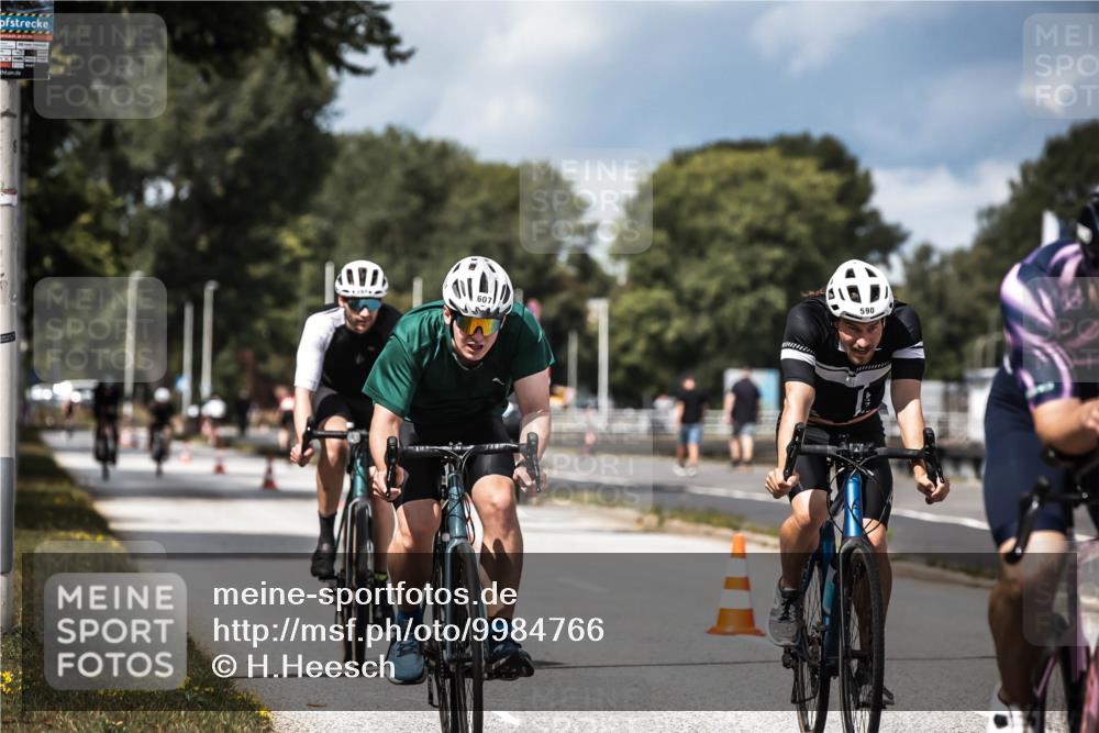 16.08.2026 - KN Förde Triathlon 2026 H.Heesch http://msf.ph/oto/9984766 16.08.2026 13:00:47 Radfahren 531, 533, 538, 552, 588, 590, 597, 607, 734, 747 meine-sportfotos.de