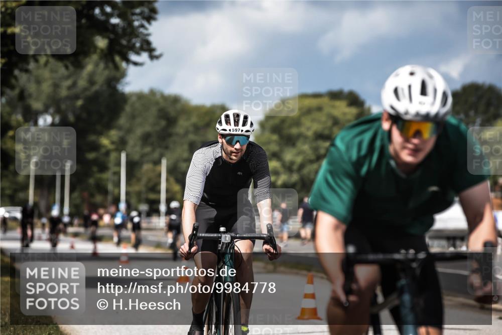 16.08.2026 - KN Förde Triathlon 2026 H.Heesch http://msf.ph/oto/9984778 16.08.2026 13:00:48 Radfahren 531, 533, 538, 552, 588, 590, 597, 607, 734, 747 meine-sportfotos.de