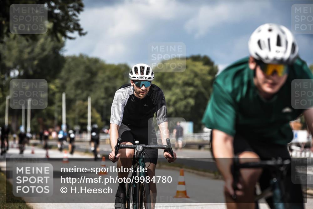 16.08.2026 - KN Förde Triathlon 2026 H.Heesch http://msf.ph/oto/9984780 16.08.2026 13:00:48 Radfahren 531, 533, 538, 552, 588, 590, 597, 607, 734, 747 meine-sportfotos.de