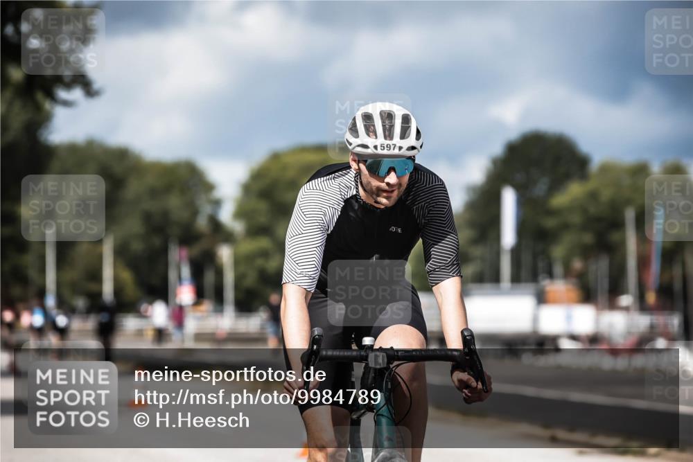 16.08.2026 - KN Förde Triathlon 2026 H.Heesch http://msf.ph/oto/9984789 16.08.2026 13:00:48 Radfahren 531, 533, 538, 552, 588, 590, 597, 607, 734, 747 meine-sportfotos.de