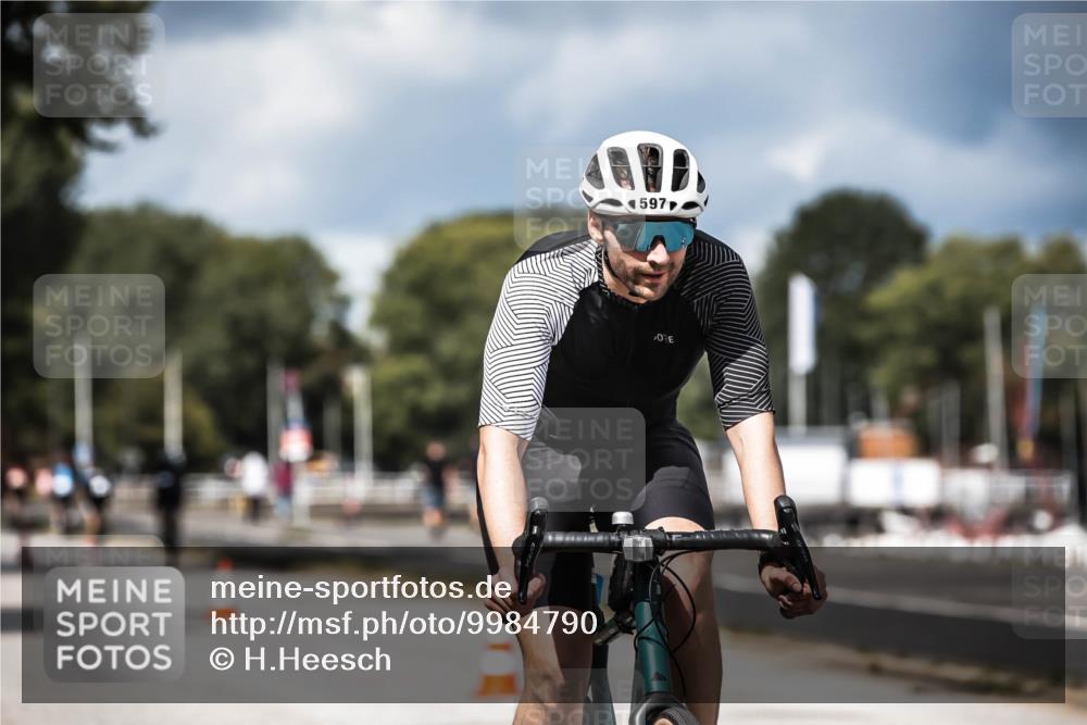 16.08.2026 - KN Förde Triathlon 2026 H.Heesch http://msf.ph/oto/9984790 16.08.2026 13:00:48 Radfahren 531, 533, 538, 552, 588, 590, 597, 607, 734, 747 meine-sportfotos.de
