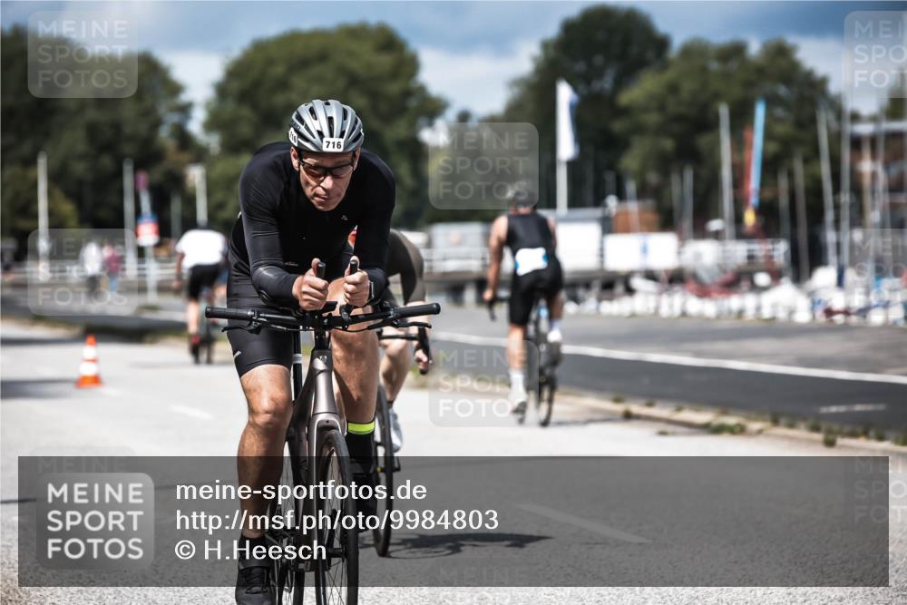 16.08.2026 - KN Förde Triathlon 2026 H.Heesch http://msf.ph/oto/9984803 16.08.2026 13:00:55 Radfahren 544, 547, 556, 702, 716 meine-sportfotos.de