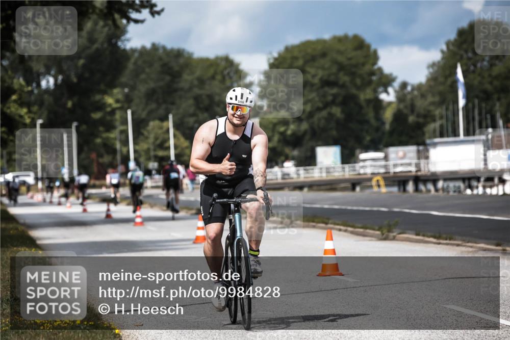 16.08.2026 - KN Förde Triathlon 2026 H.Heesch http://msf.ph/oto/9984828 16.08.2026 13:01:09 Radfahren 596 meine-sportfotos.de