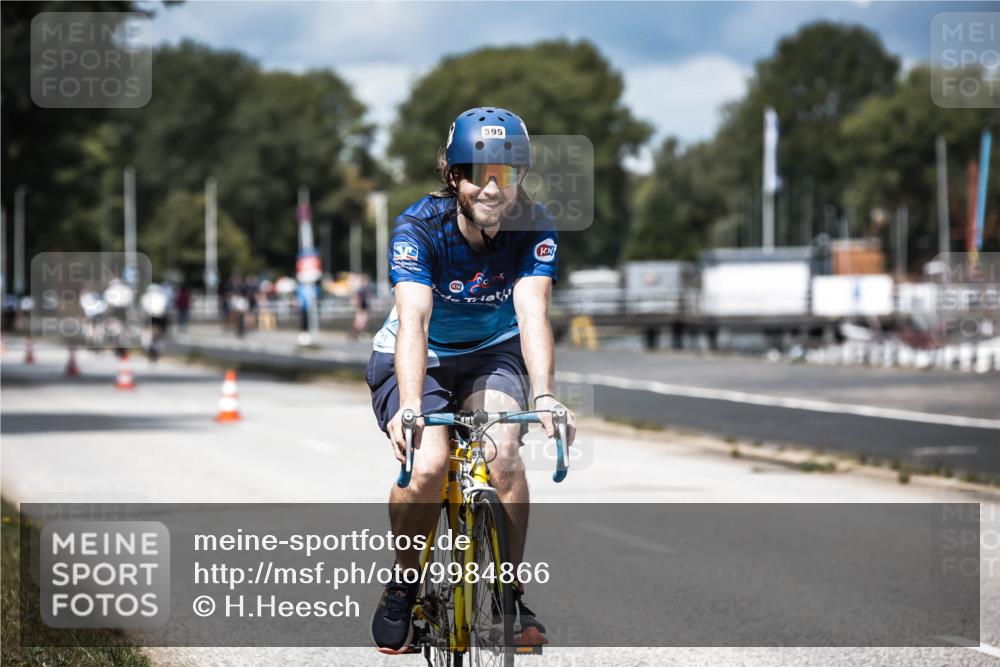 16.08.2026 - KN Förde Triathlon 2026 H.Heesch http://msf.ph/oto/9984866 16.08.2026 13:01:32 Radfahren 504, 522, 595, 606, 610 meine-sportfotos.de