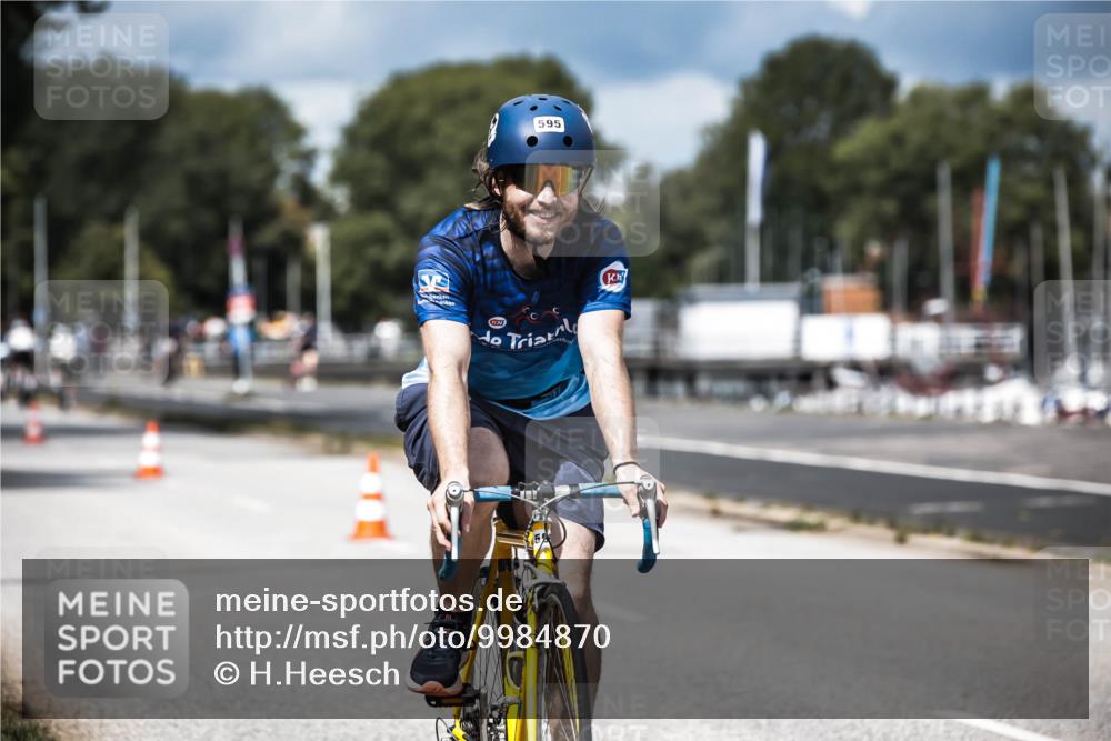 16.08.2026 - KN Förde Triathlon 2026 H.Heesch http://msf.ph/oto/9984870 16.08.2026 13:01:32 Radfahren 504, 522, 595, 606, 610 meine-sportfotos.de