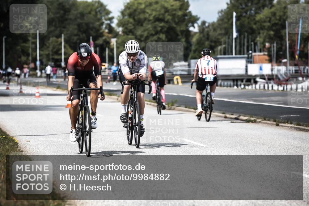 16.08.2026 - KN Förde Triathlon 2026 H.Heesch http://msf.ph/oto/9984882 16.08.2026 13:01:37 Radfahren 541, 575, 606, 710 meine-sportfotos.de