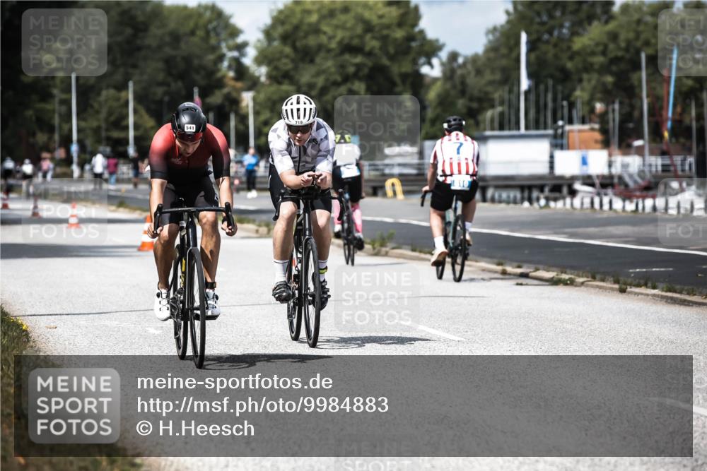 16.08.2026 - KN Förde Triathlon 2026 H.Heesch http://msf.ph/oto/9984883 16.08.2026 13:01:37 Radfahren 541, 575, 606, 710 meine-sportfotos.de